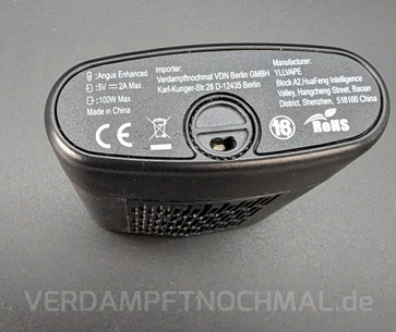 The Angus Enhanced is standing upside down on a table. In addition to the technical specifications, the manufacturer “Verdampftnochmal VDN Berlin GmbH” is printed on it.