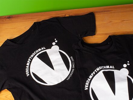 Verdampftnochmal T-Shirts, auf Holzbrett, Frontdruck mit V, Verdampftnochmal, Vaporizing since 2008